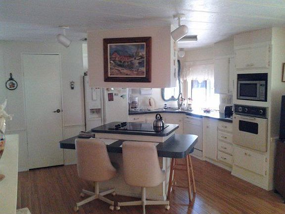 3rd image of 310 Palm Cove Dr