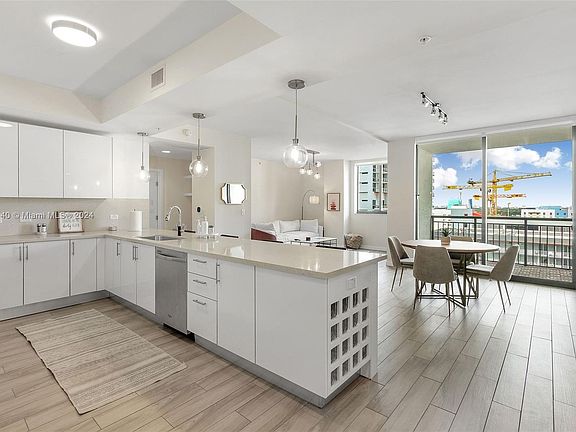 2nd image of 999 SW 1st Ave APT 1412
