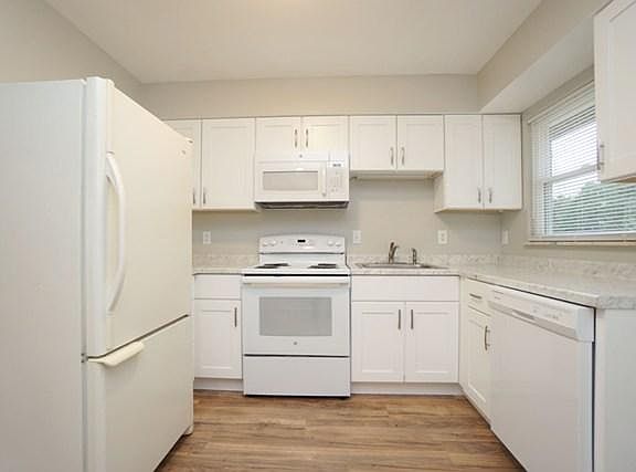 3rd image of 177 Richardson Pl