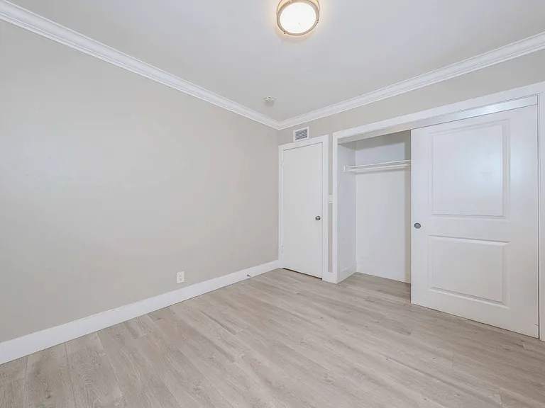 1817 E Morava Ave — Photo 26