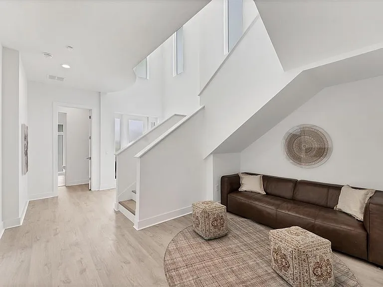 6028 Red Mangrove Ln — Photo 3