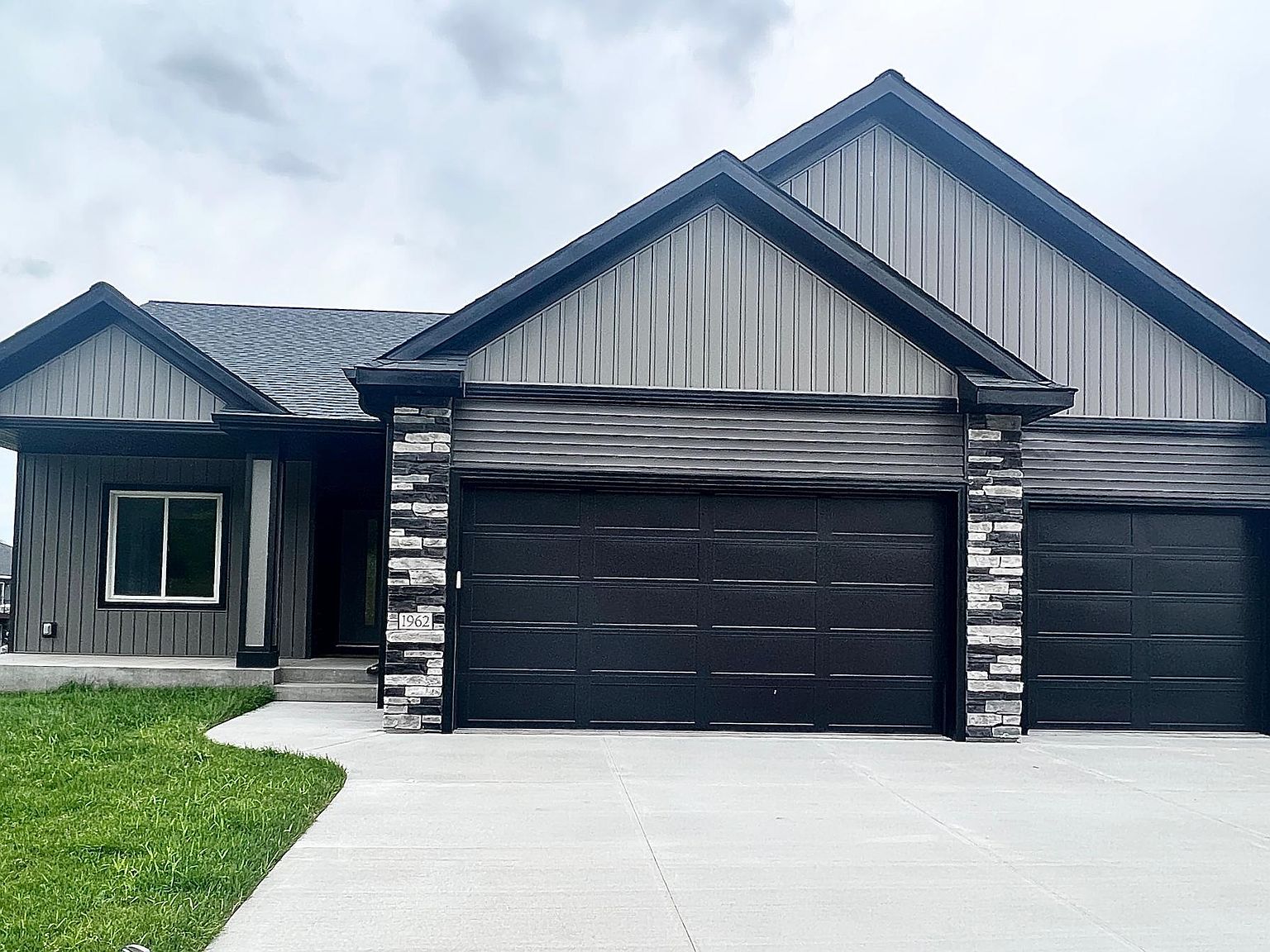 1962 Hadley Hills Dr NE