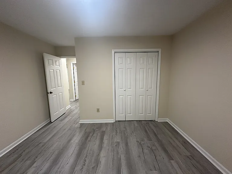 1925 Karen Cir #A — Photo 10