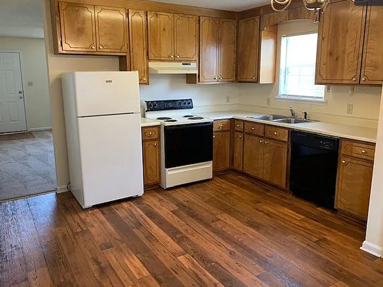 Village Green Apartments in the Heart of Remerton — Photo 4