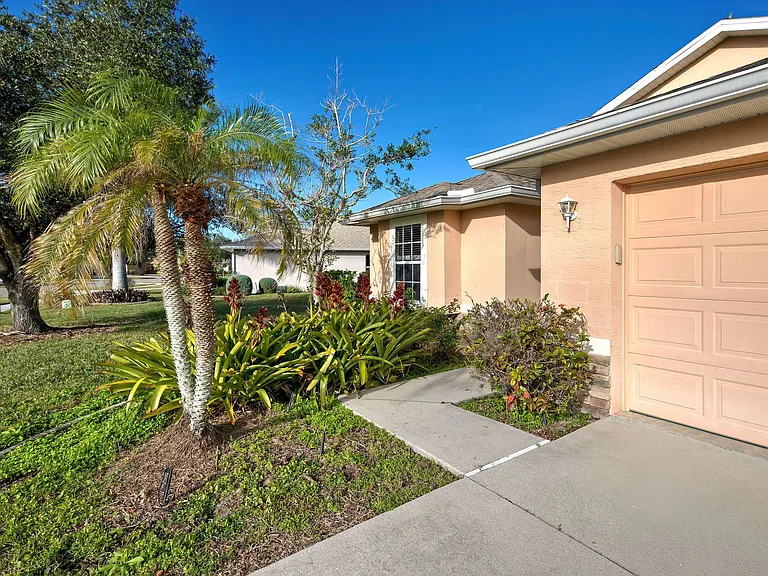 2134 Boxwood St — Photo 4