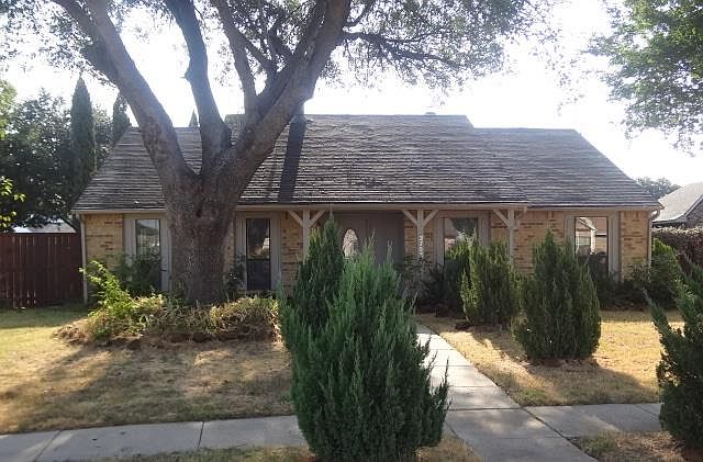 1st image of 3701 Yaupon Dr