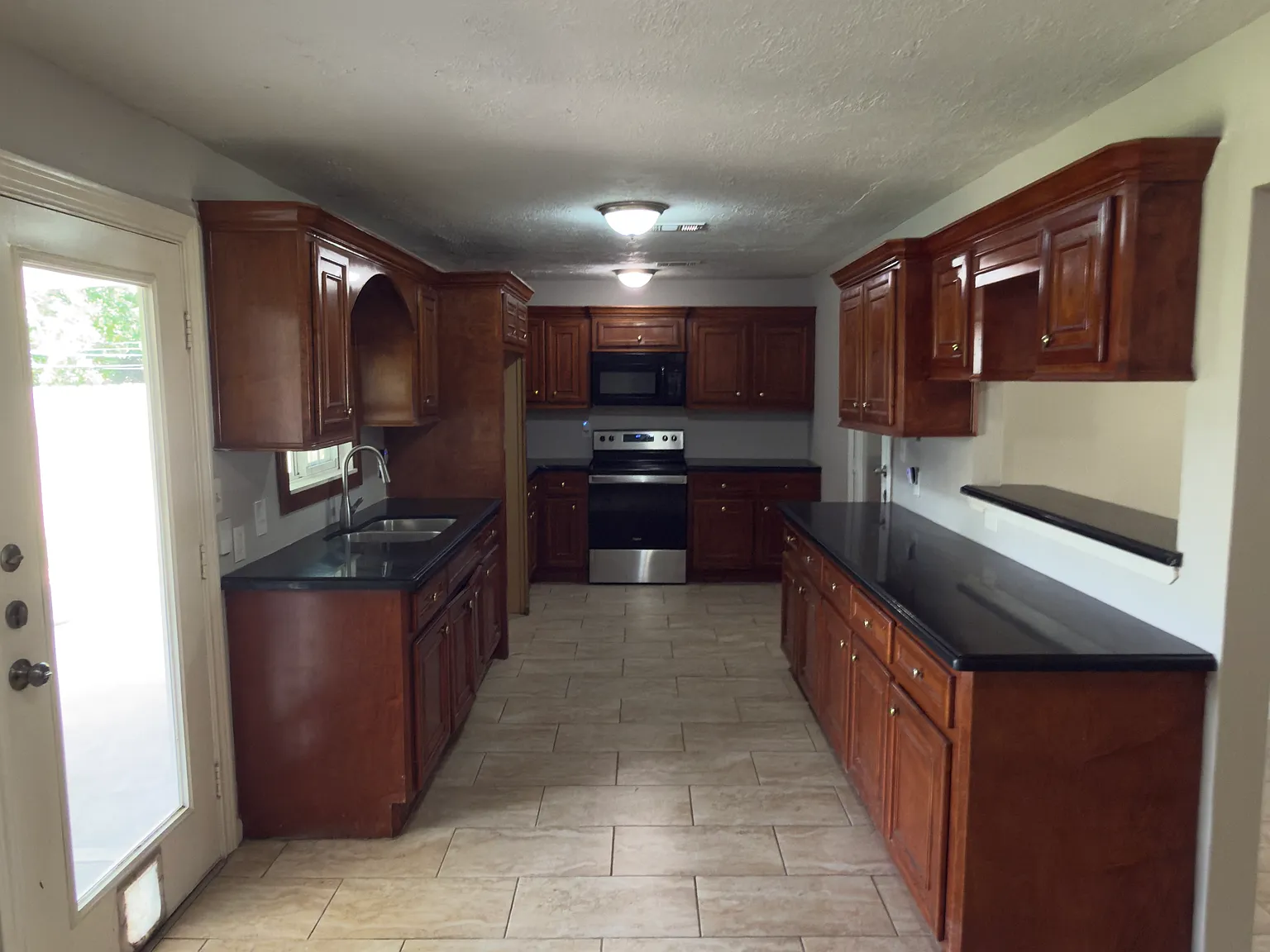 4 bed, 1419 sqft, $1,750 — Photo 3
