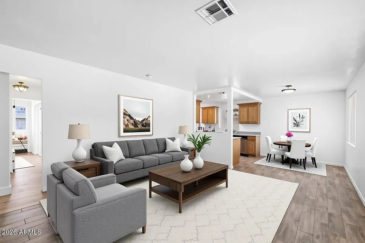 4 bed, 3.0 bath, 1382 sqft, $2,500 — Photo 4