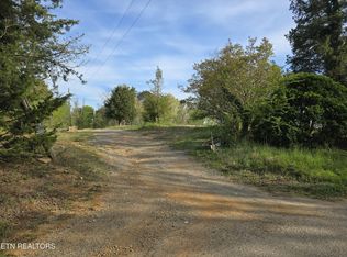 3697 Jackson Bend Rd, Lenoir City, TN 37772