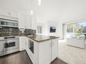 20341 Bluffside Cir