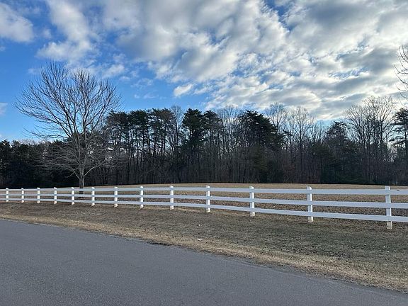 5th image of 91 Boardwalk Dr