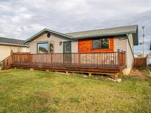 10909 W 92a St, Grande Prairie, AB T8V 3M2