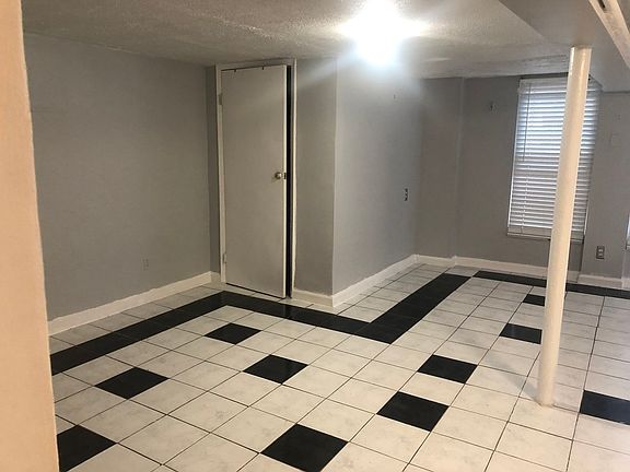 2nd image of 2406 21st Ave #1