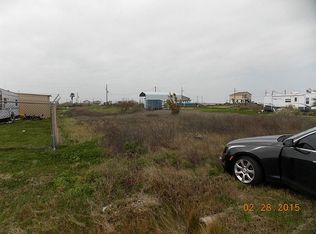 1007 Bay St, Gilchrist, TX 77617