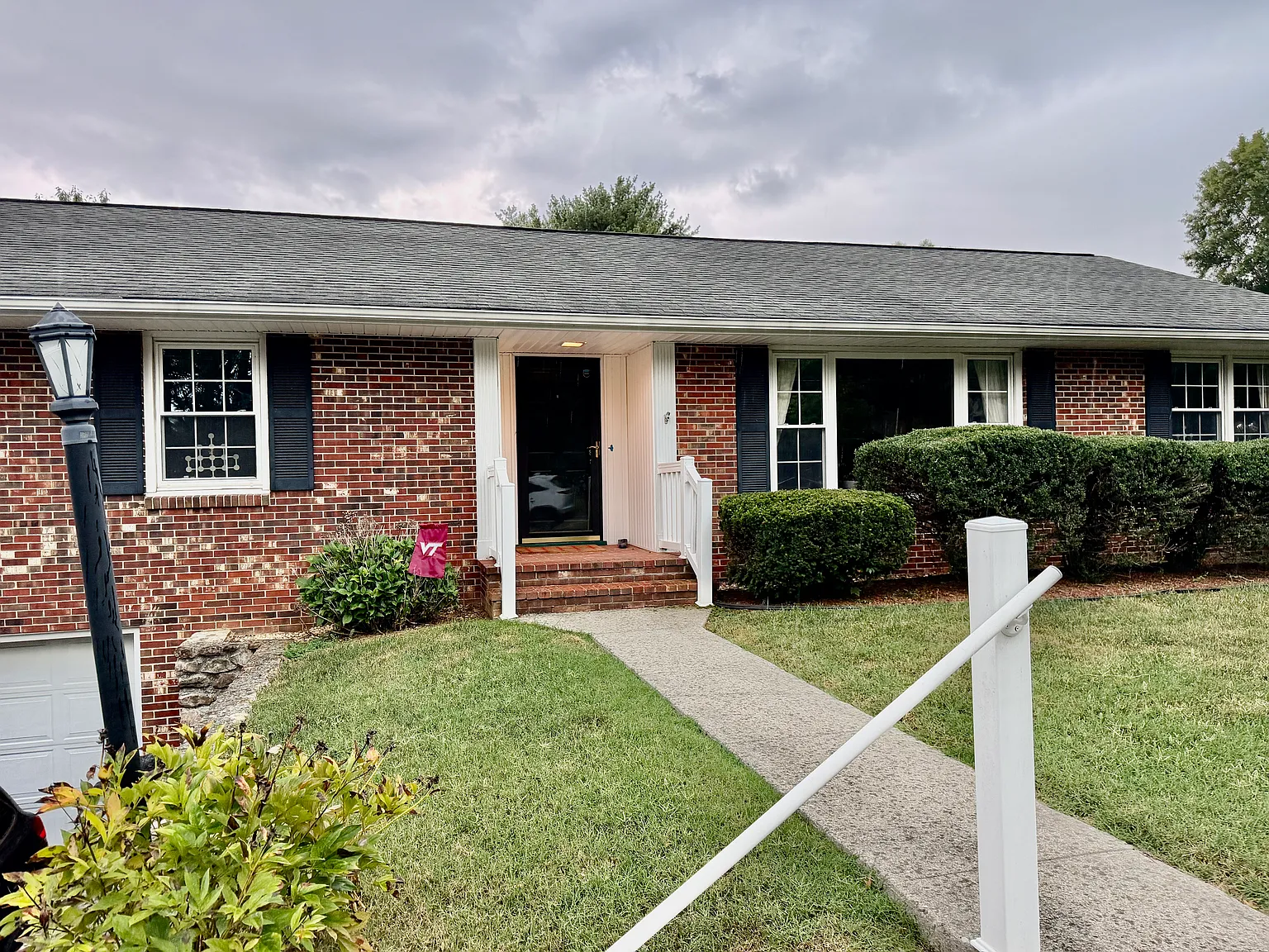 3 bed, 1986 sqft, $2,250 — Photo 1