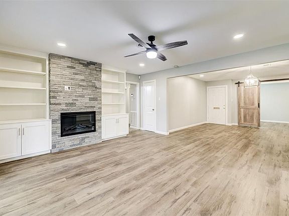 5th image of 9610 Meadowvale Dr
