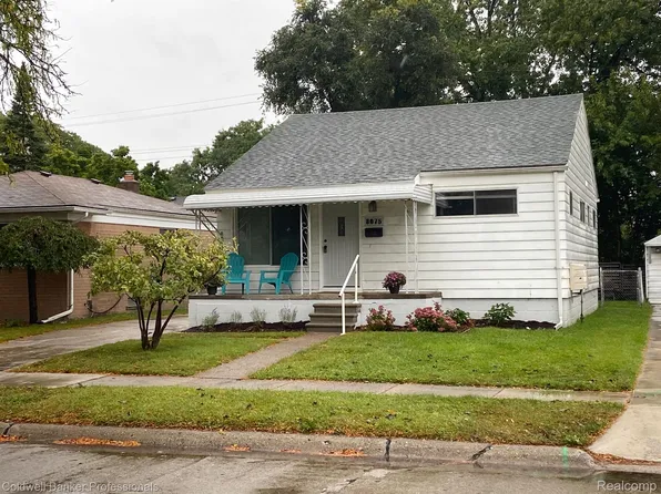 8075 Theisen St, Center Line, MI 48015