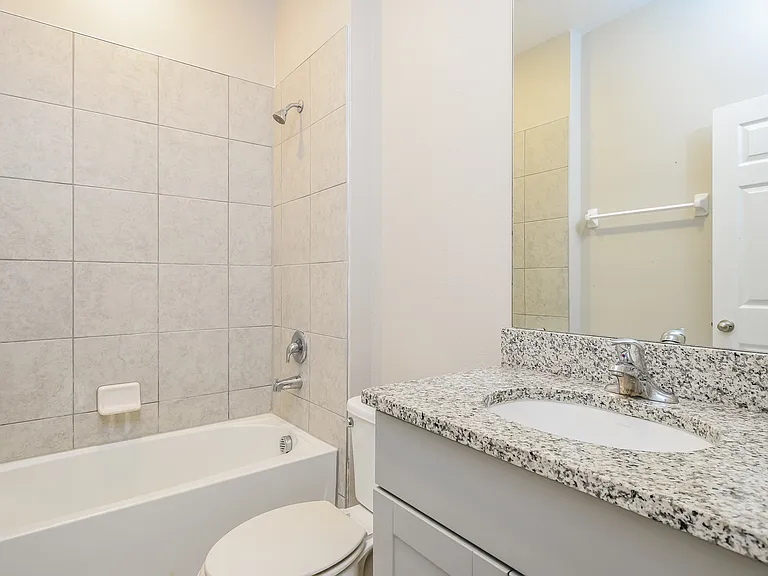 148 Roseville Dr — Photo 13
