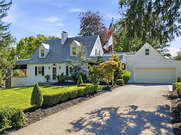 3rd image of 3108 Hillcrest Rd