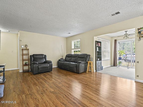 4th image of 61 Frontier Way