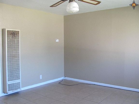 2nd image of 1513 N Penasco Dr