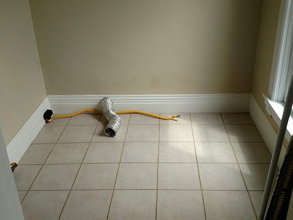 5th image of 260 W 22nd St