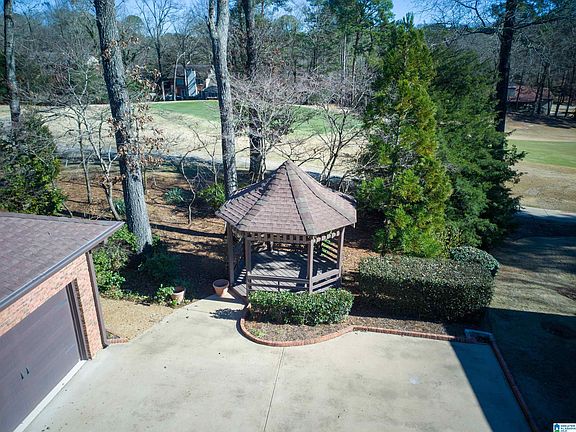 4th image of 5327 Woodford Dr
