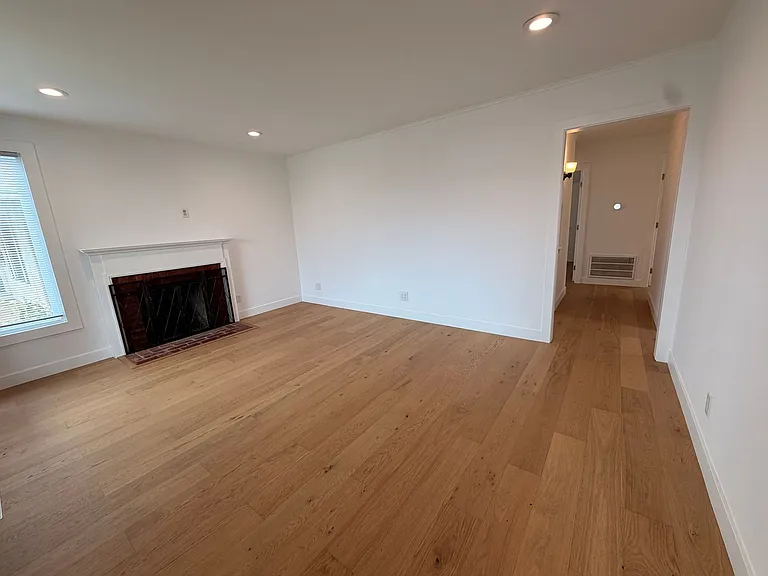 710 W Orange Ave — Photo 4