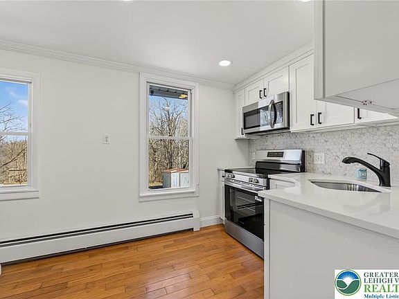 4th image of 649 E 20th St