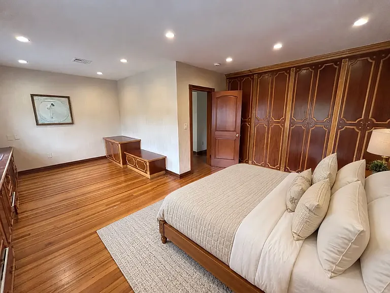 526 Beach 132nd St — Photo 6