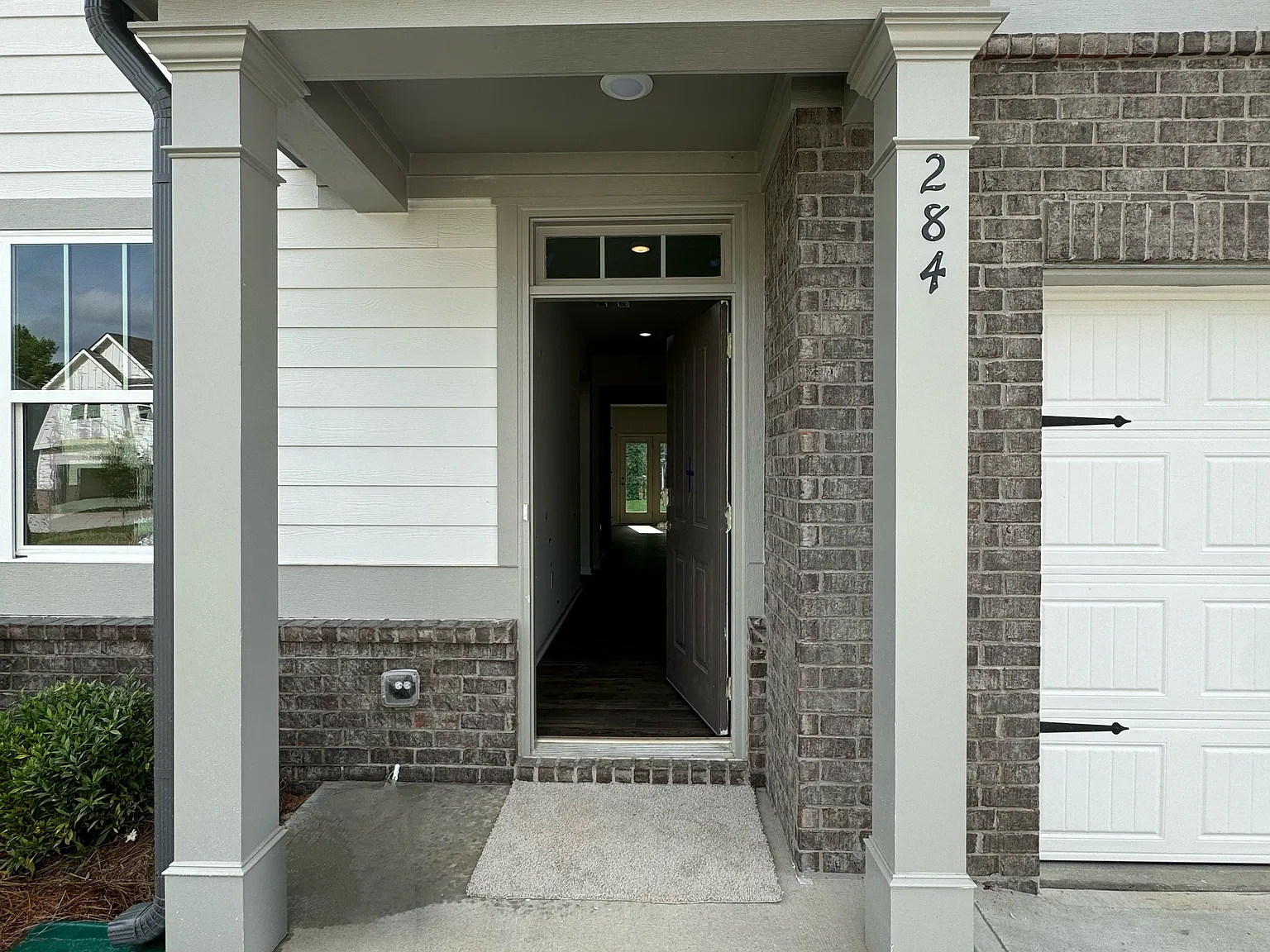 284 Shadwood Pl — Photo 3