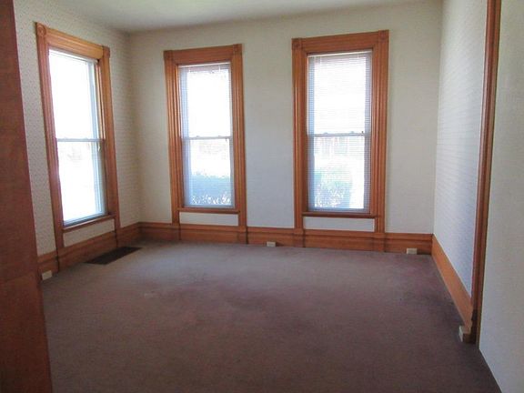 5th image of 140 Meadville St