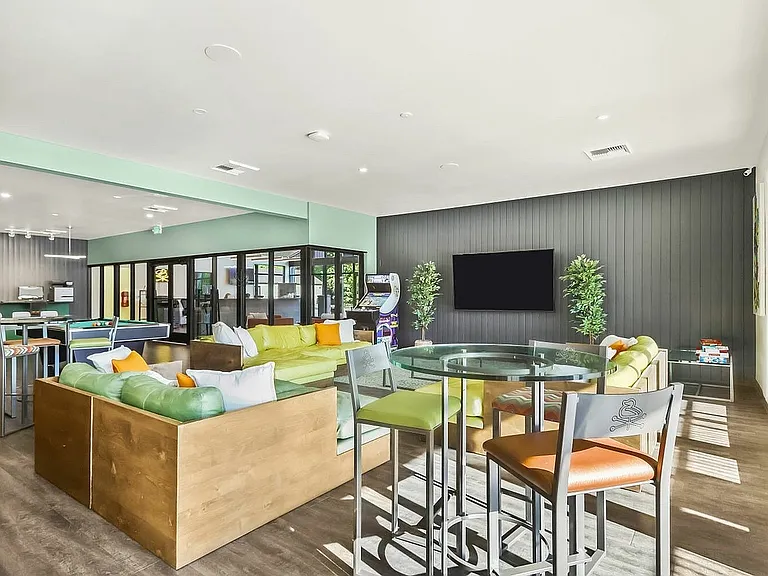 3225 Kinsrow Ave - WEB-25