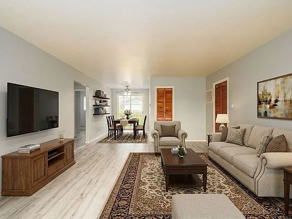 2nd image of 1005 N Park Forest Dr #1008-B