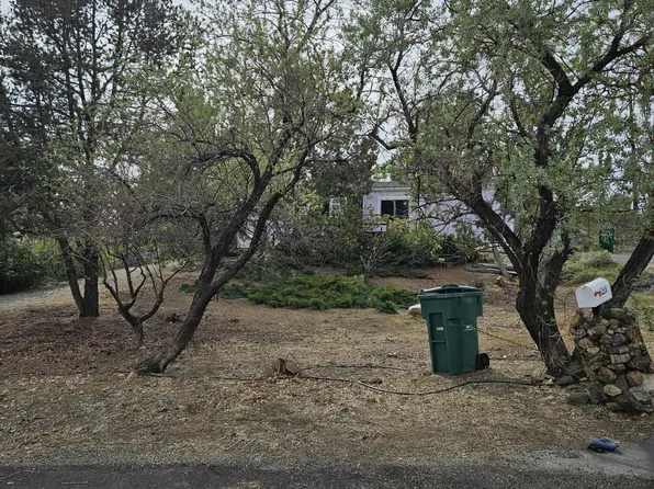 255 Danforth Dr, Sun Valley, NV 89433