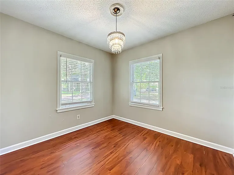 21 N Mills Ave — Photo 10