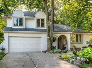 1659 Rio Valley Dr, Clive, IA 50325