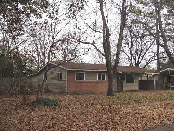 2nd image of 108 W Hardin St