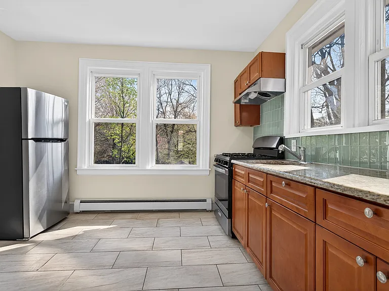 24 Marion Ave #2 — Photo 9