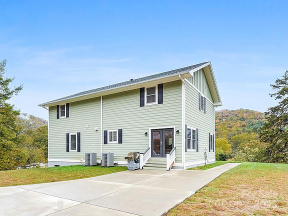 4th image of 258 Old Weaverville Rd