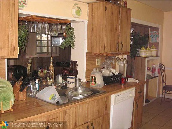 5th image of 7505 SW 7th Ct