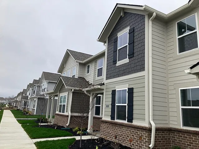 3 bed, 1736 sqft, $2,290 — Photo 3