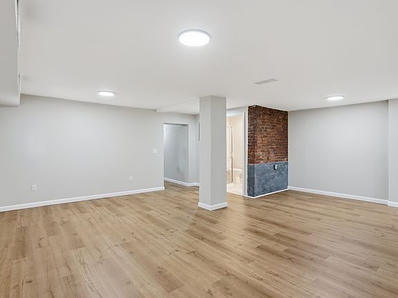 2nd image of 800 Douglas Ave APT 1
