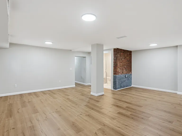 800 Douglas Ave #1 — Photo 2