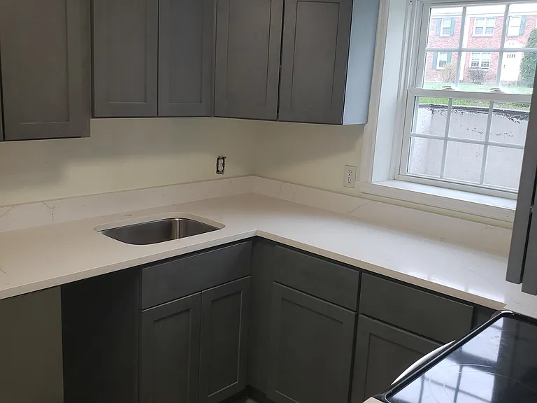 349 Kenwood Ave #B1 — Photo 11