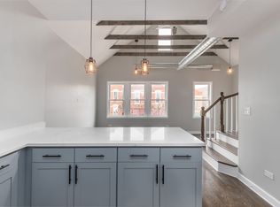 2004 W 19th St, Chicago, IL 60608