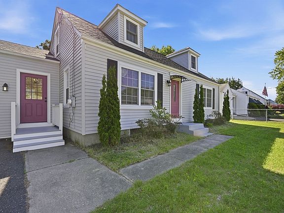 4th image of 97 Maebeth St
