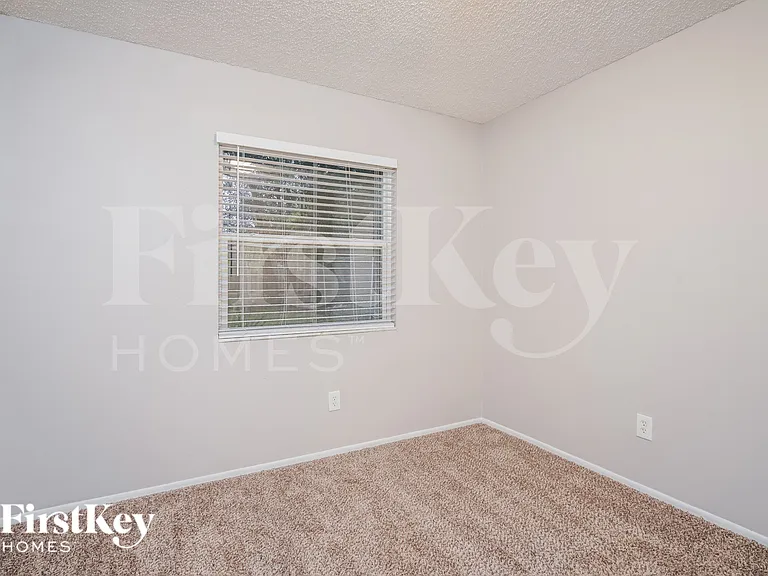 7207 Skipper Ct — Photo 11