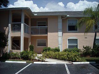 1st image of 605 Squire Cir APT 202