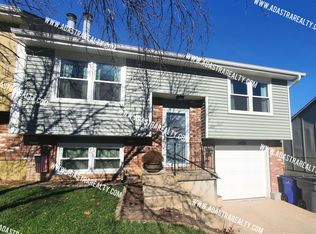 1026 E Huntington Pl, Olathe, KS 66061